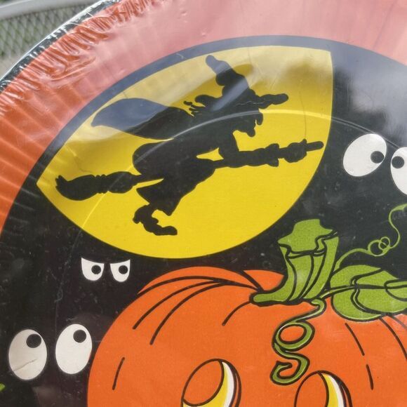 NOS VINTAGE Amscan HALLOWEEN 8 PAPER‎ PLATES 7" Which & SPOOKY EYES JackOLantern - Picture 4 of 6